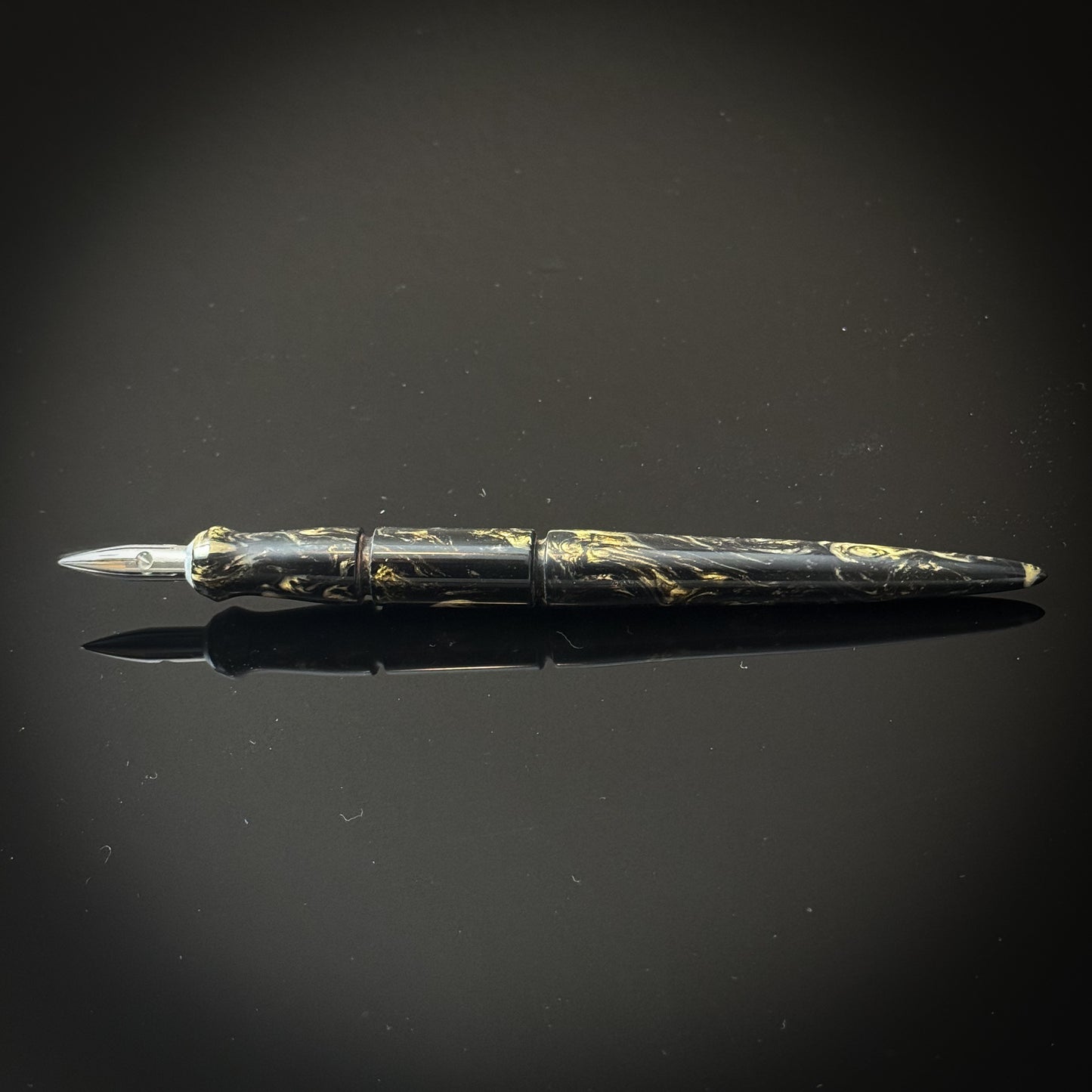 Greed Contoured Nib Holder