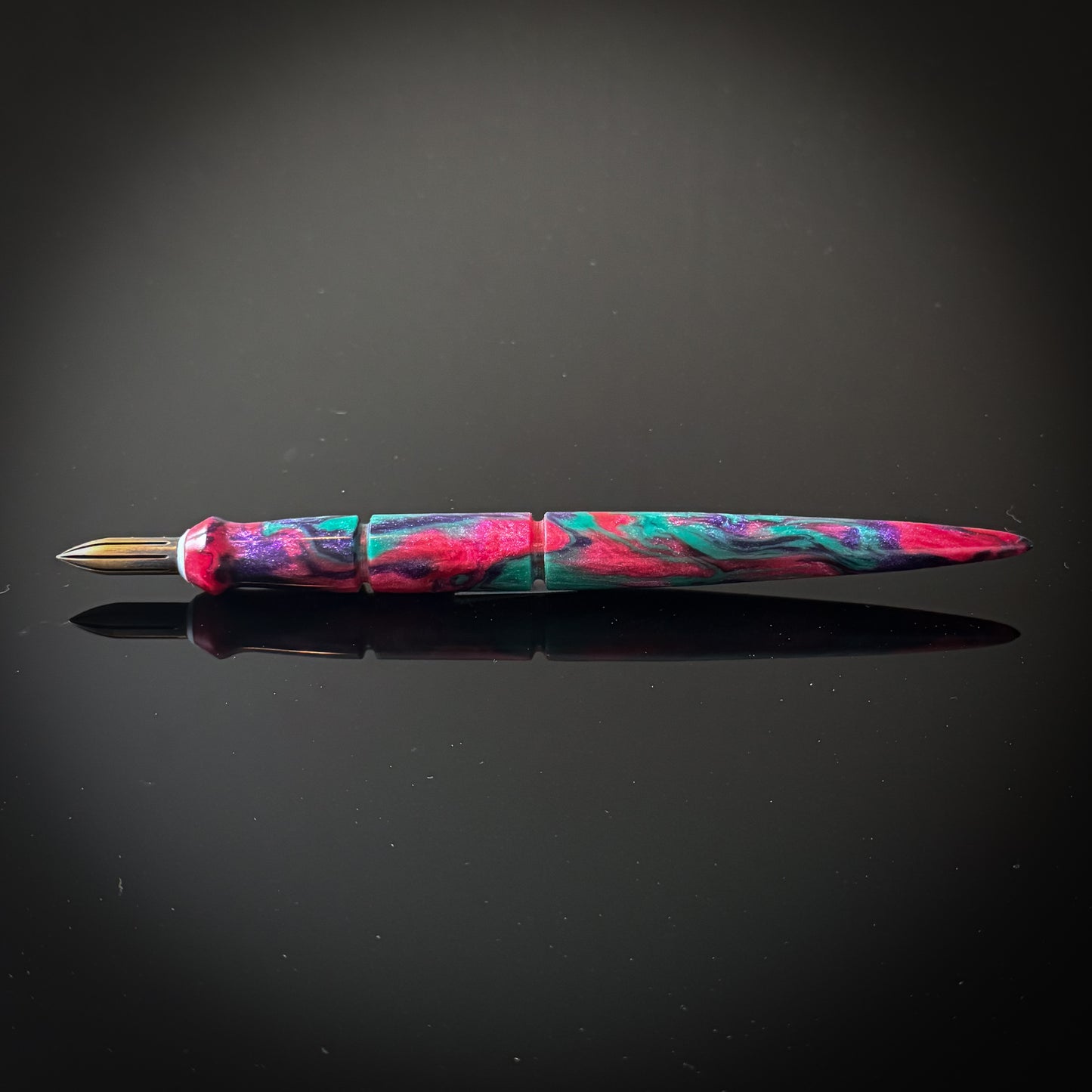 Miss Argentina Contoured Nib Holder