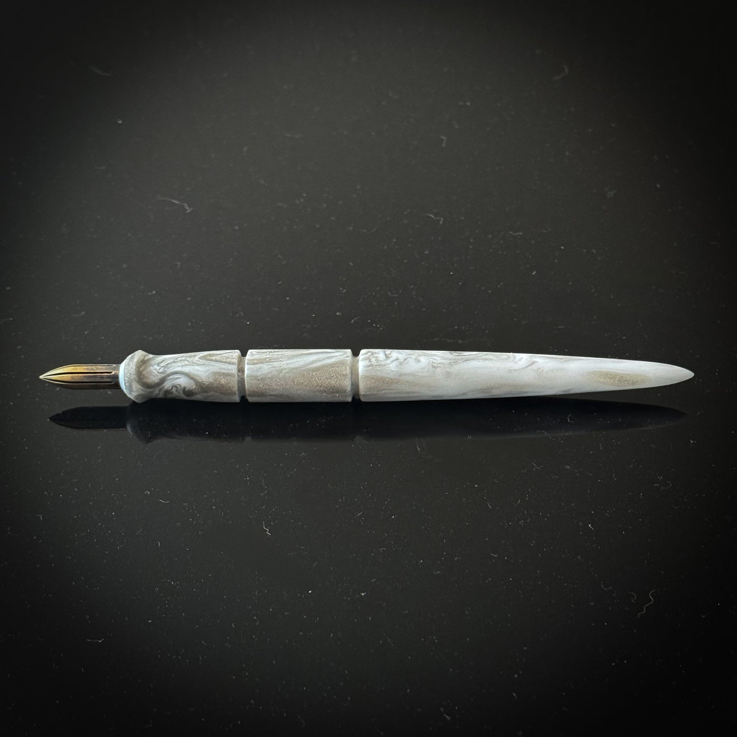 Silver and White Contoured Nib Holder. Low Lustre Finish