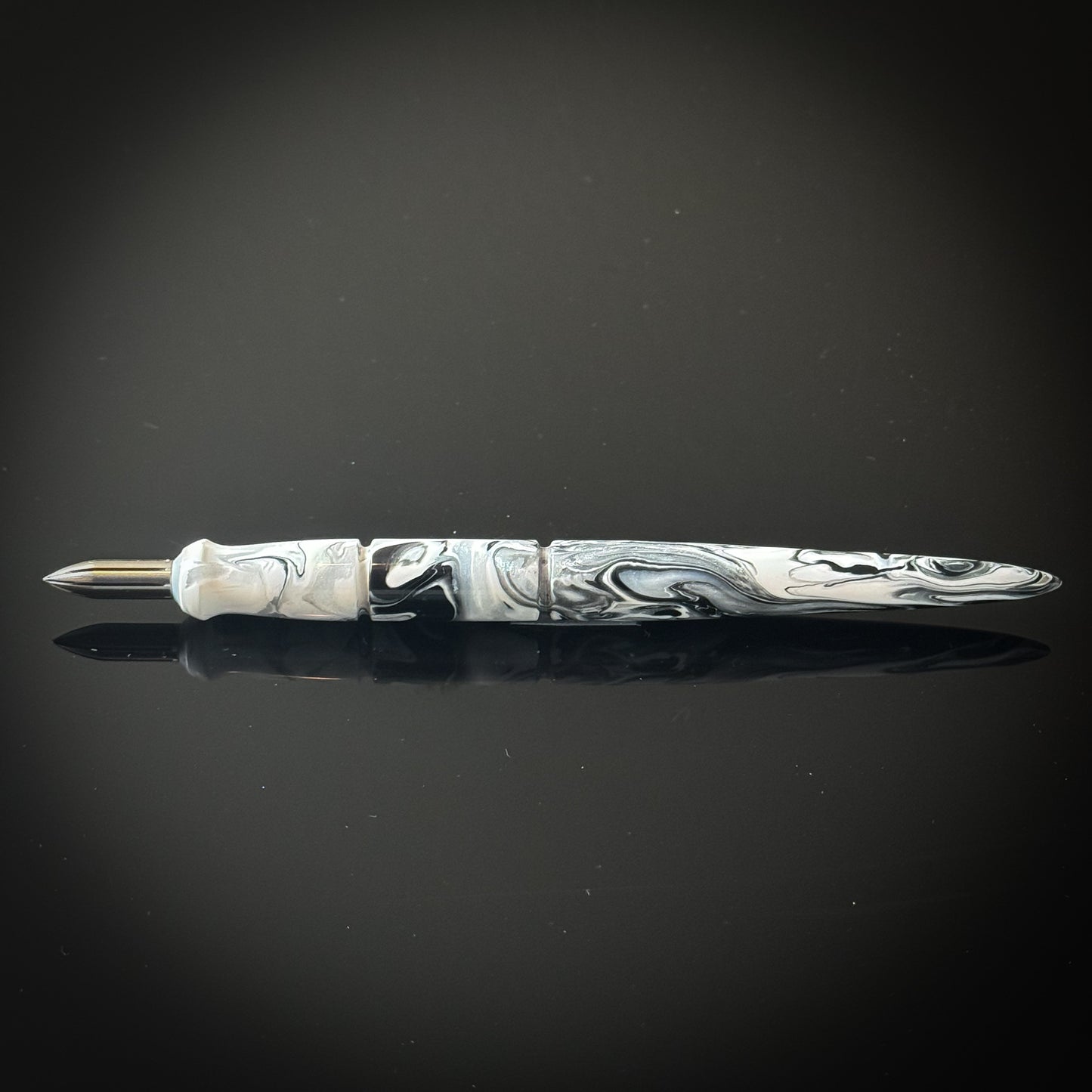 Black and White Contoured Nib Holder