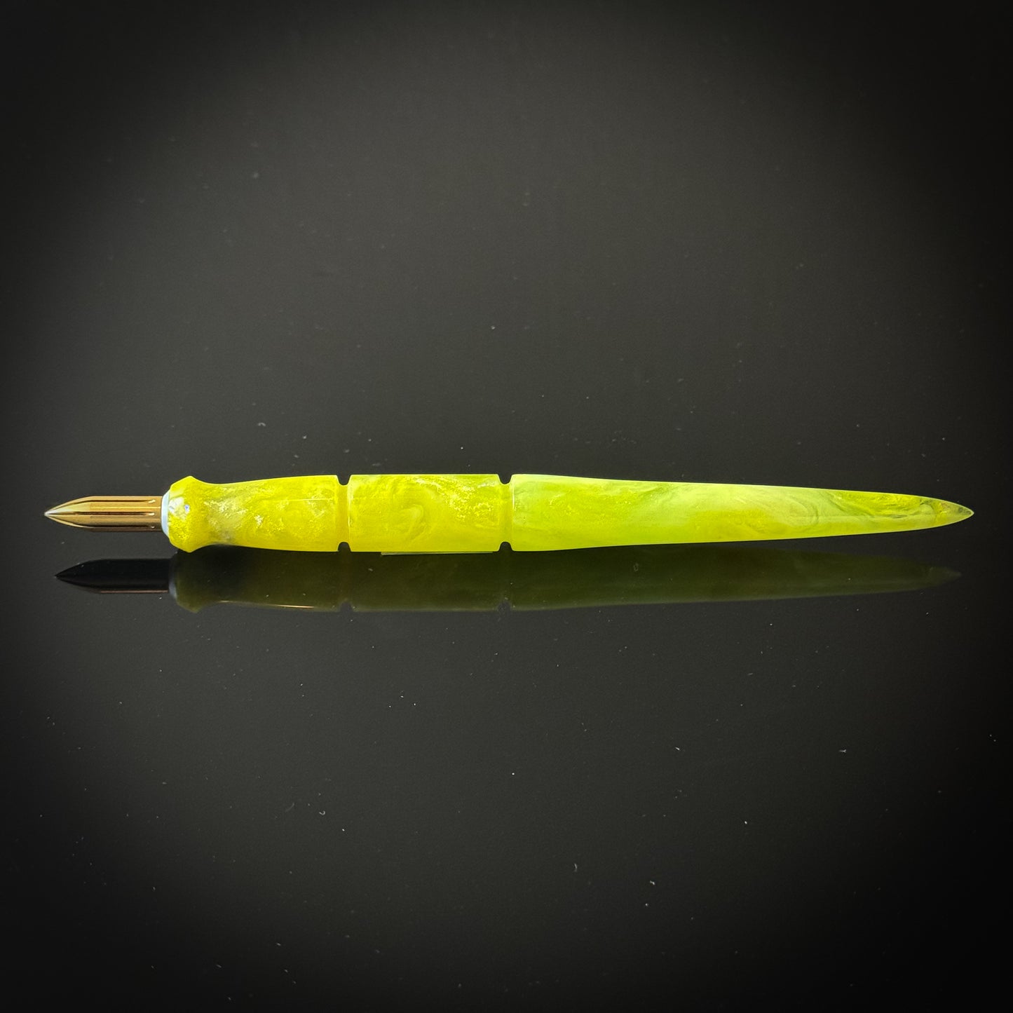 Daffodil Breeze Contoured Nib Holder