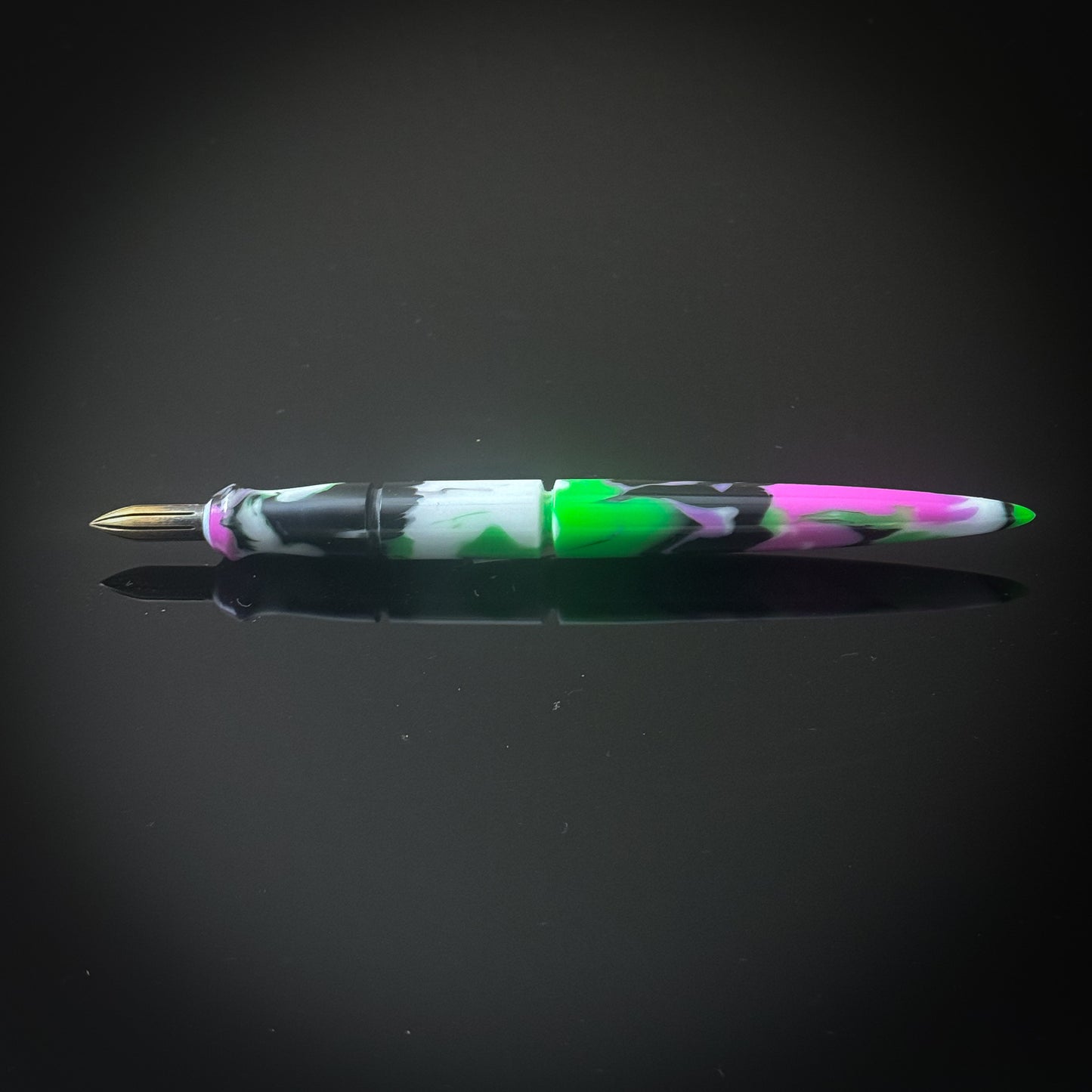 Nuclear Winter Contoured Nib Holder