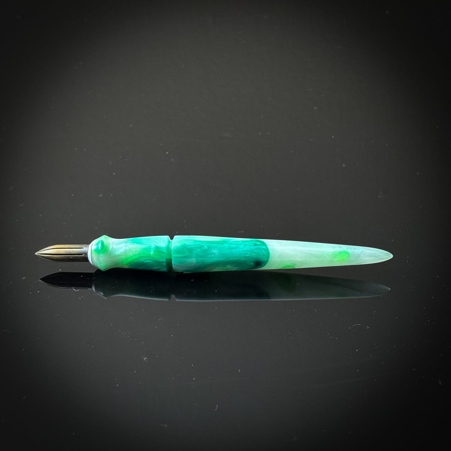 Green with Translucent White Mini Nib Holder