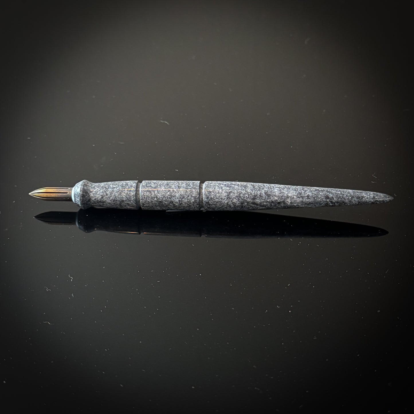 Gray / Aluminum Contoured Nib Holder
