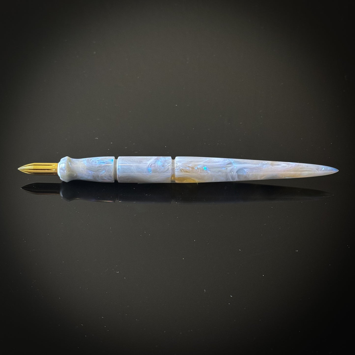 Periwinkle Pastures Contoured Nib Holder