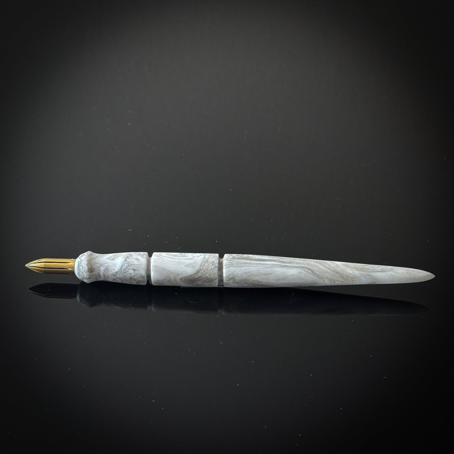 Silver and White Contoured Nib Holder - Low Lustre Finish