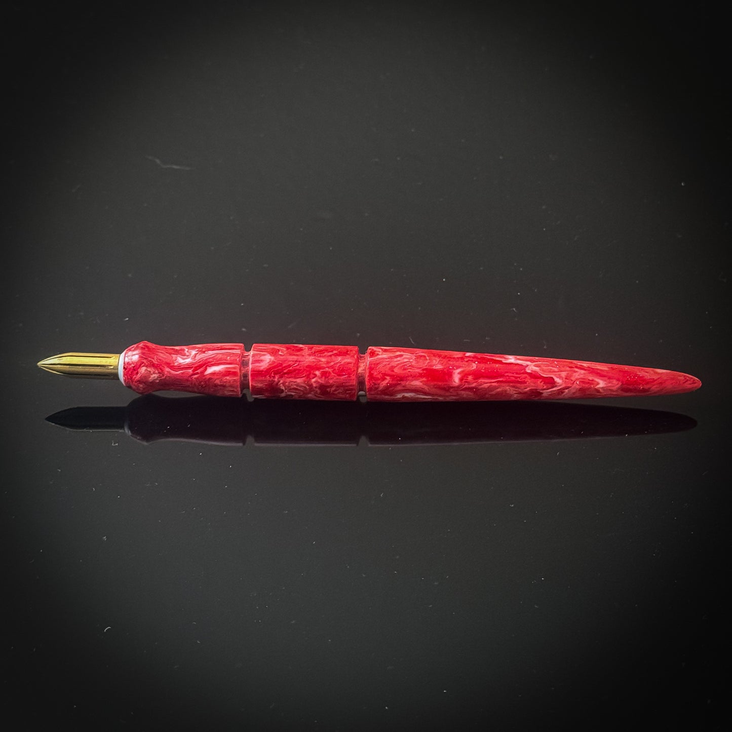 Experiment Red and White Contoured Nib Holder