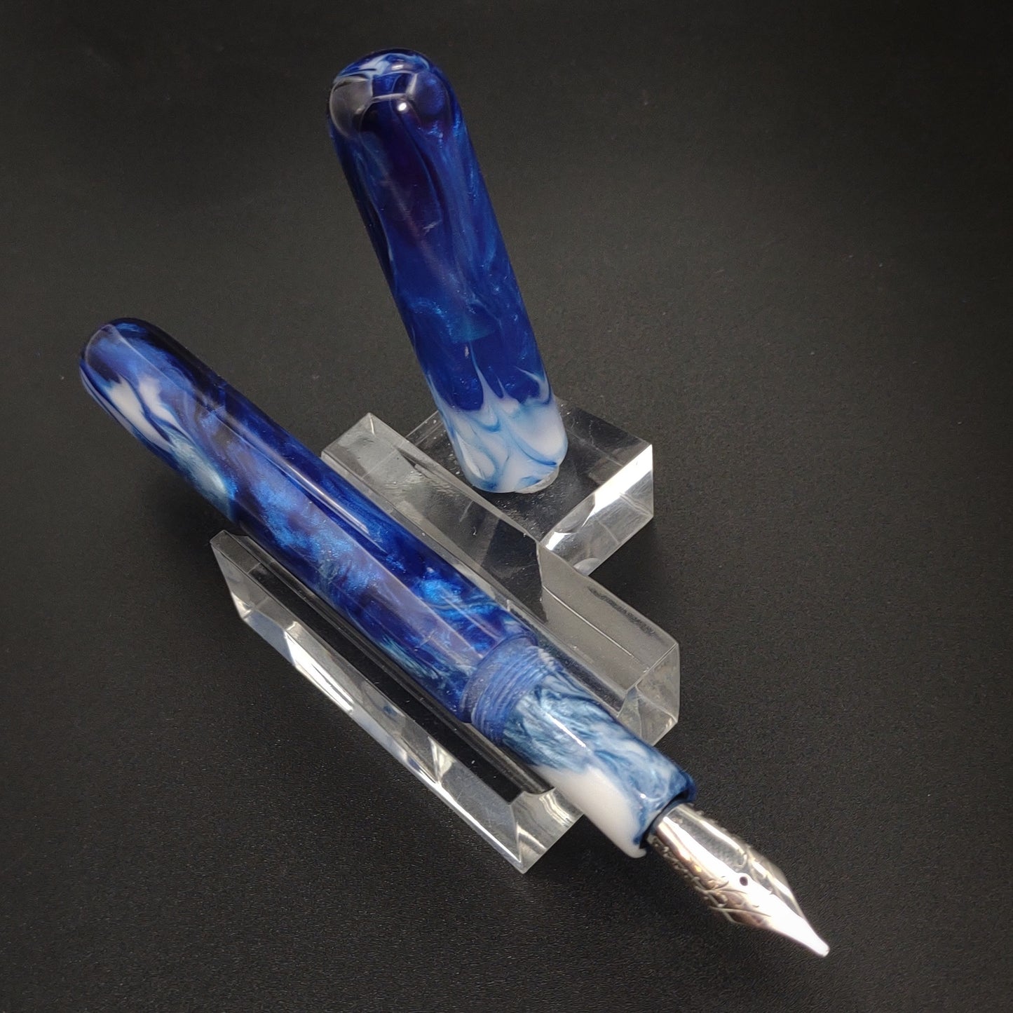 Blue and White Elliott Model  -  Jowo Nib