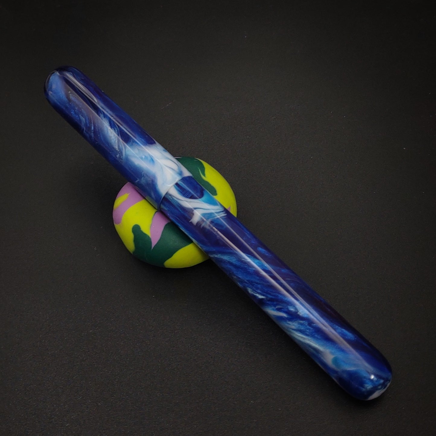 Blue and White Elliott Model  -  Jowo Nib